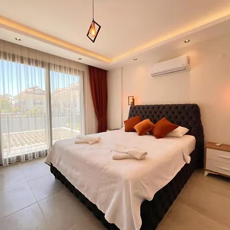 Gunes In Oludeniz, 4 Bedroom, Private Pool Vila *