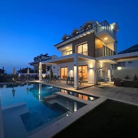 Gunes In Oludeniz, 4 Bedroom, Private Pool Vila *
